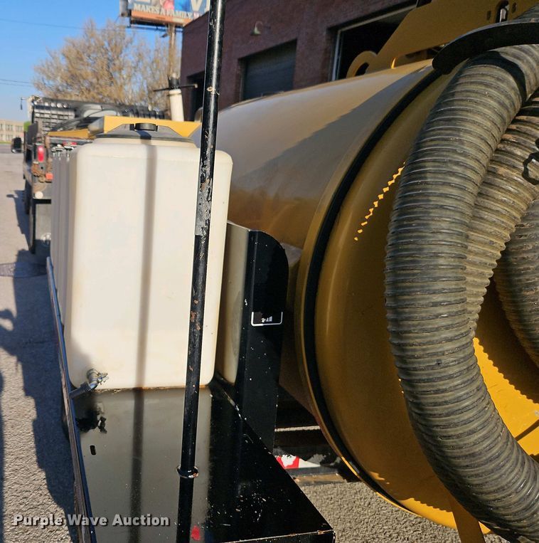 image for item DT7741 2021 Vermeer LP573SDT vacuum excavator