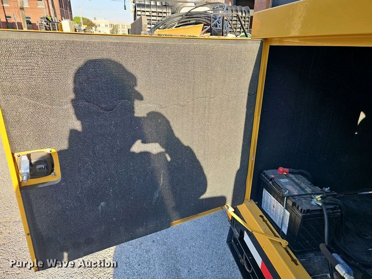 image for item DT7741 2021 Vermeer LP573SDT vacuum excavator