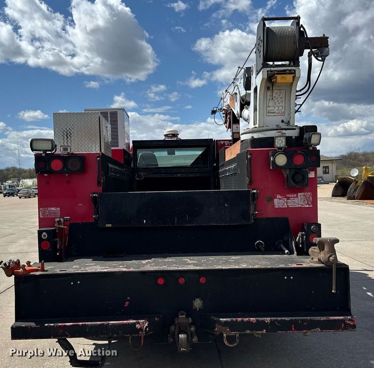 image for item DU3449 2008 Ford F750 Super Duty XLT utility / service truck