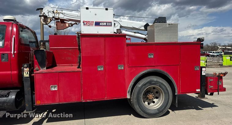 image for item DU3449 2008 Ford F750 Super Duty XLT utility / service truck