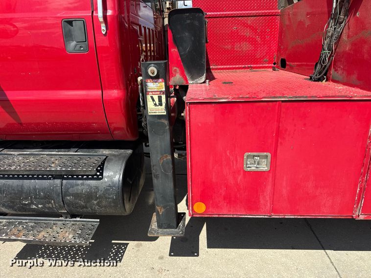 image for item DU3449 2008 Ford F750 Super Duty XLT utility / service truck