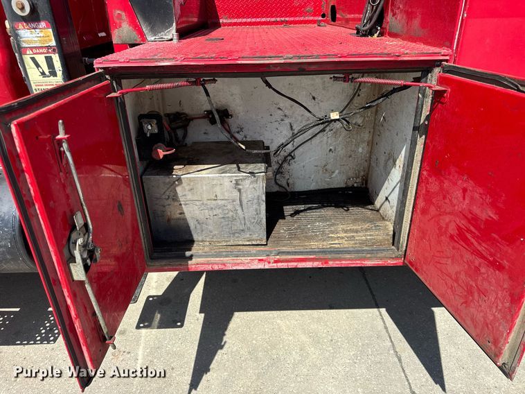 image for item DU3449 2008 Ford F750 Super Duty XLT utility / service truck