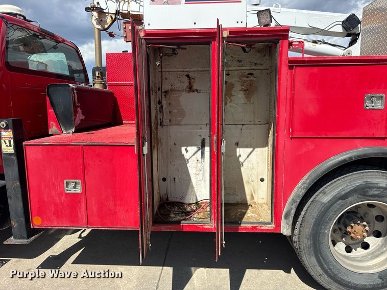 image for item DU3449 2008 Ford F750 Super Duty XLT utility / service truck