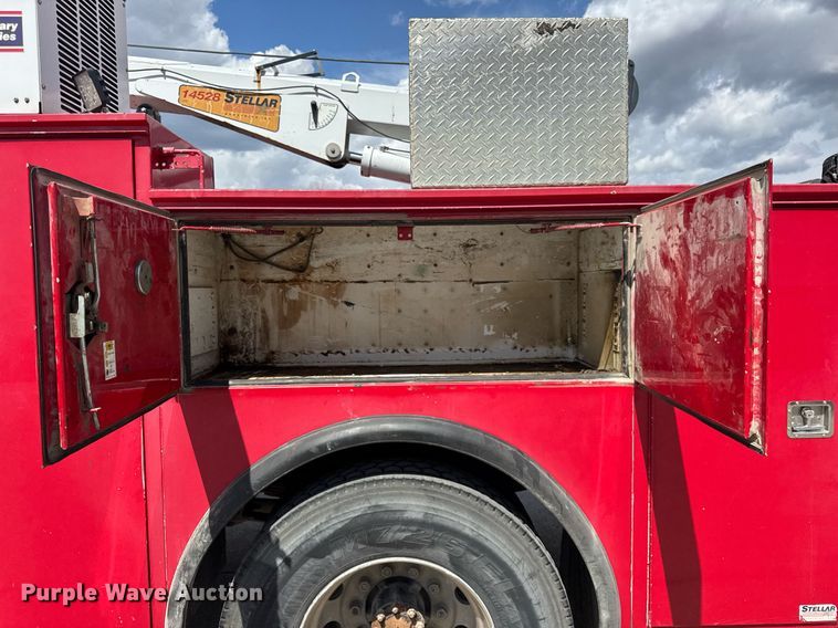 image for item DU3449 2008 Ford F750 Super Duty XLT utility / service truck