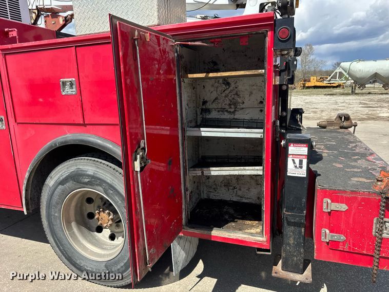 image for item DU3449 2008 Ford F750 Super Duty XLT utility / service truck