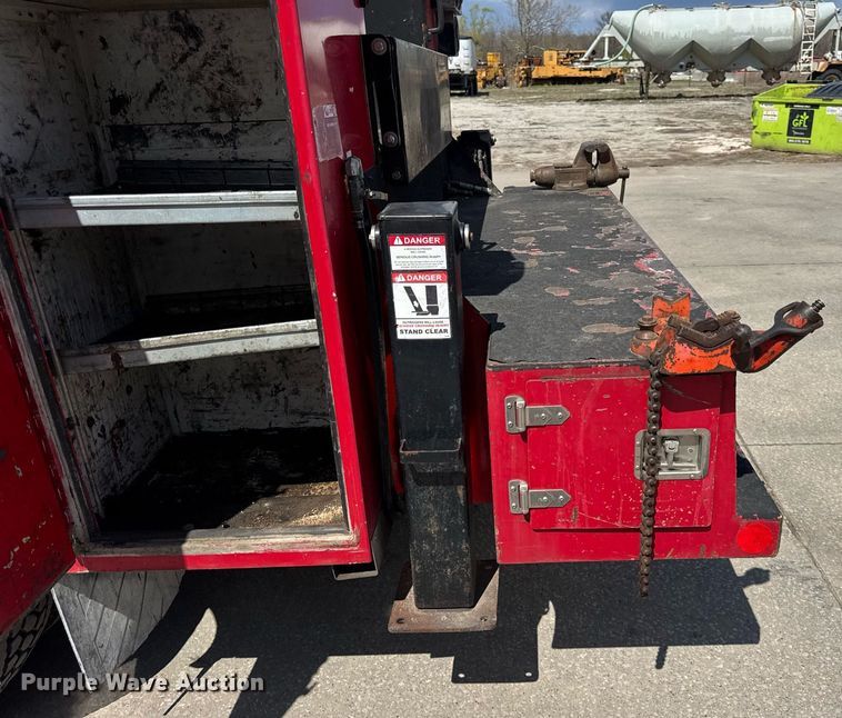 image for item DU3449 2008 Ford F750 Super Duty XLT utility / service truck