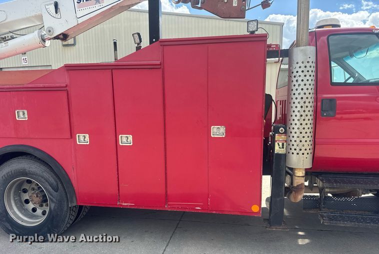 image for item DU3449 2008 Ford F750 Super Duty XLT utility / service truck