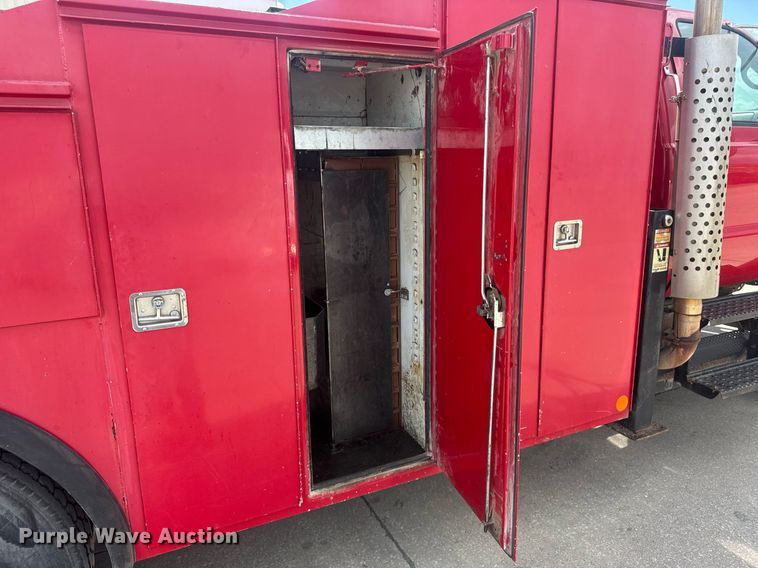 image for item DU3449 2008 Ford F750 Super Duty XLT utility / service truck