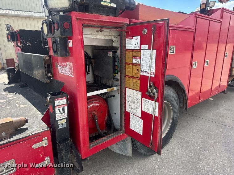 image for item DU3449 2008 Ford F750 Super Duty XLT utility / service truck