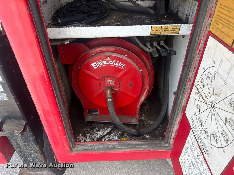 image for item DU3449 2008 Ford F750 Super Duty XLT utility / service truck