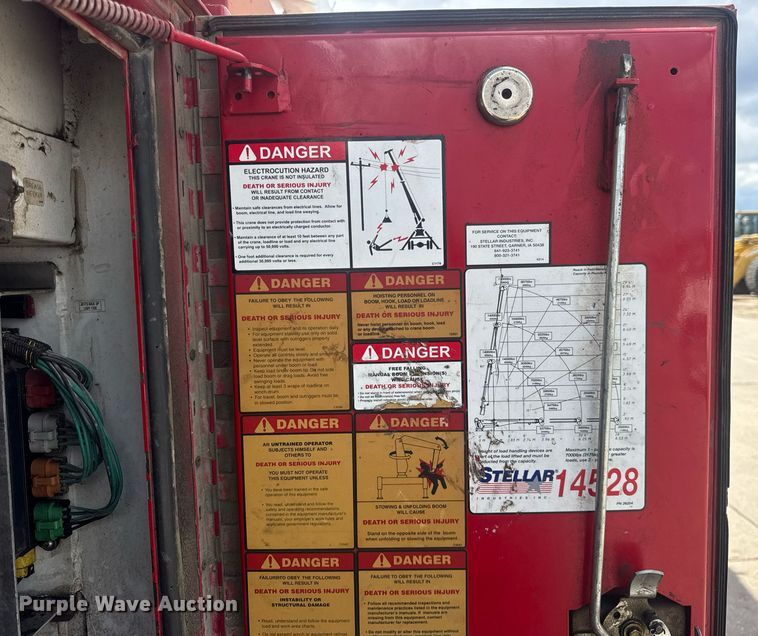 image for item DU3449 2008 Ford F750 Super Duty XLT utility / service truck