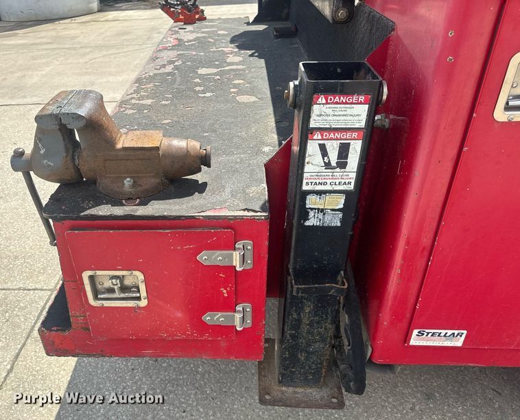 image for item DU3449 2008 Ford F750 Super Duty XLT utility / service truck