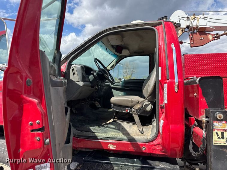 image for item DU3449 2008 Ford F750 Super Duty XLT utility / service truck