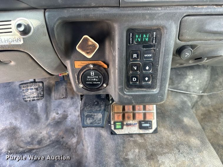 image for item DU3449 2008 Ford F750 Super Duty XLT utility / service truck