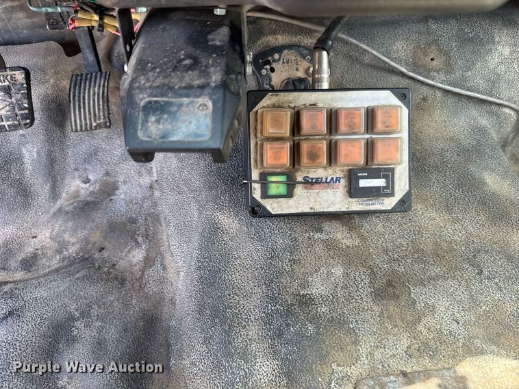 image for item DU3449 2008 Ford F750 Super Duty XLT utility / service truck