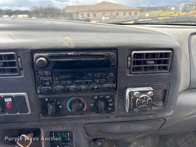 image for item DU3449 2008 Ford F750 Super Duty XLT utility / service truck