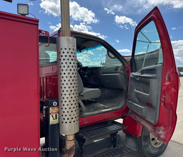 image for item DU3449 2008 Ford F750 Super Duty XLT utility / service truck