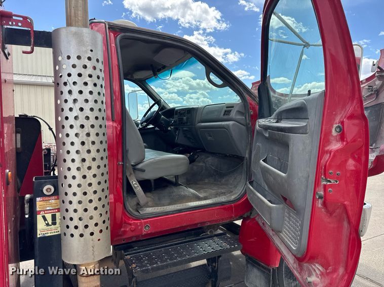 image for item DU3449 2008 Ford F750 Super Duty XLT utility / service truck