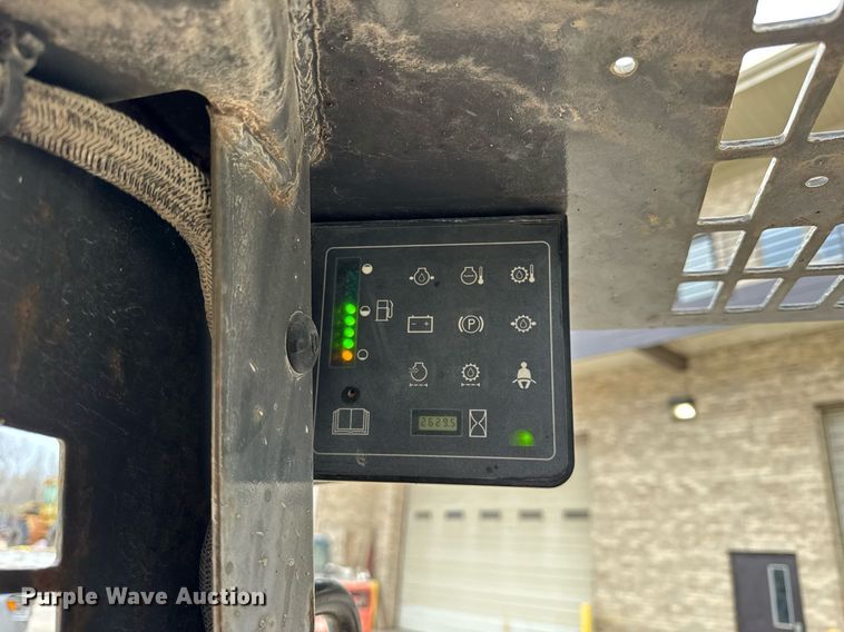 image for item DU3460 2004 Case 40XT skid steer loader