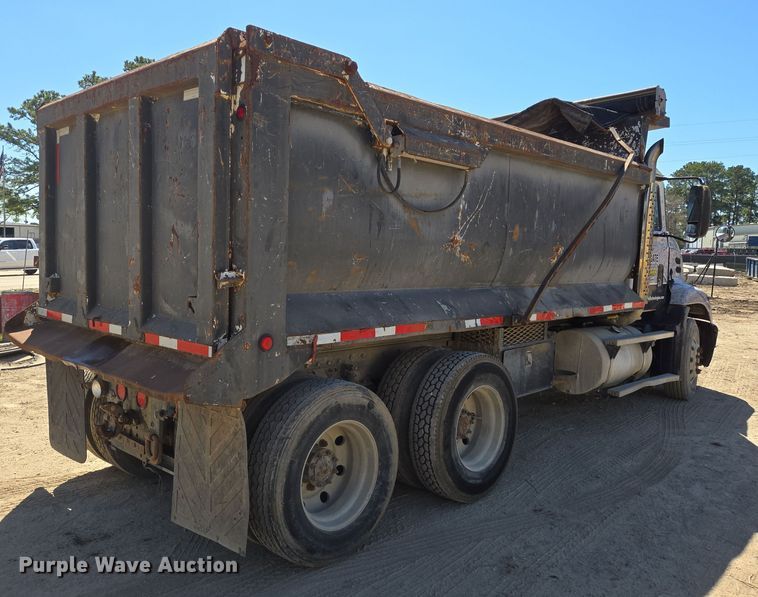 image for item DV1328 2001 Mack CX613 dump truck