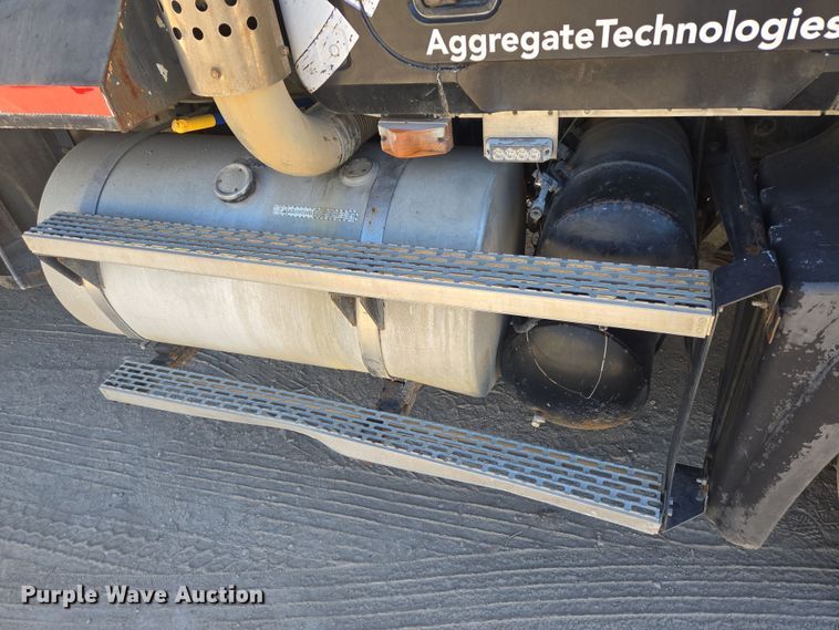 image for item DV1328 2001 Mack CX613 dump truck