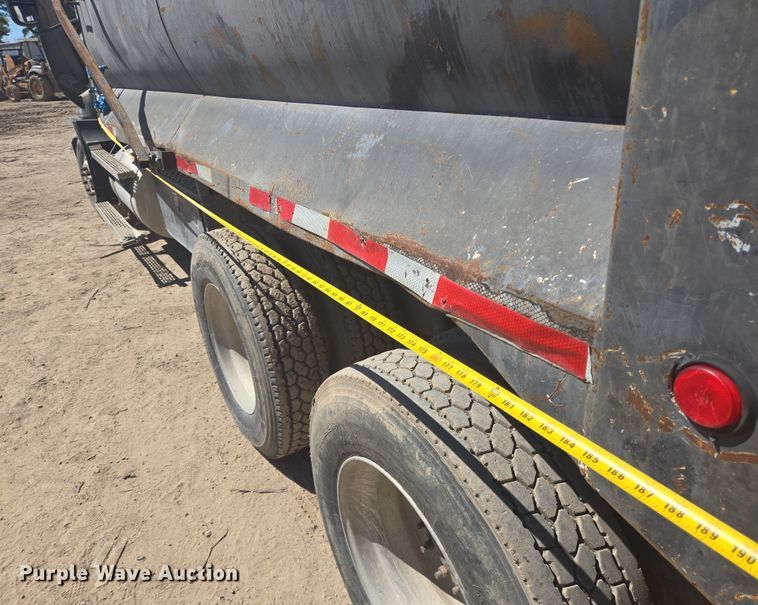 image for item DV1328 2001 Mack CX613 dump truck