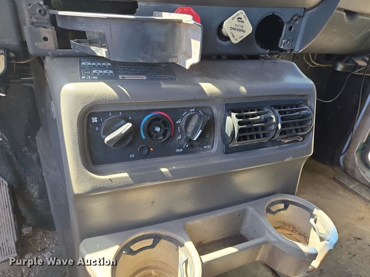 image for item DV1328 2001 Mack CX613 dump truck