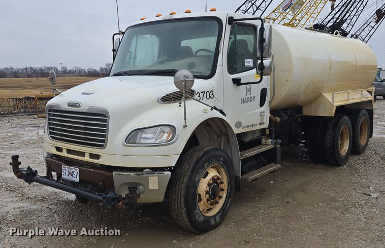 image for item DV1829 2011 Freightliner M2 water truck