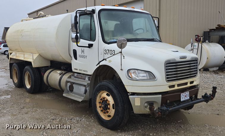 image for item DV1829 2011 Freightliner M2 water truck