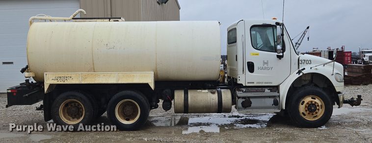 image for item DV1829 2011 Freightliner M2 water truck