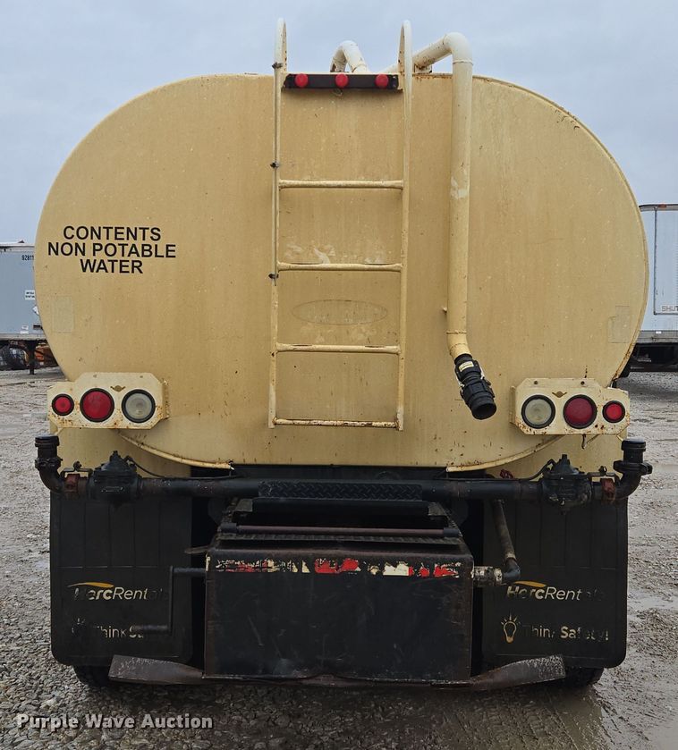 image for item DV1829 2011 Freightliner M2 water truck