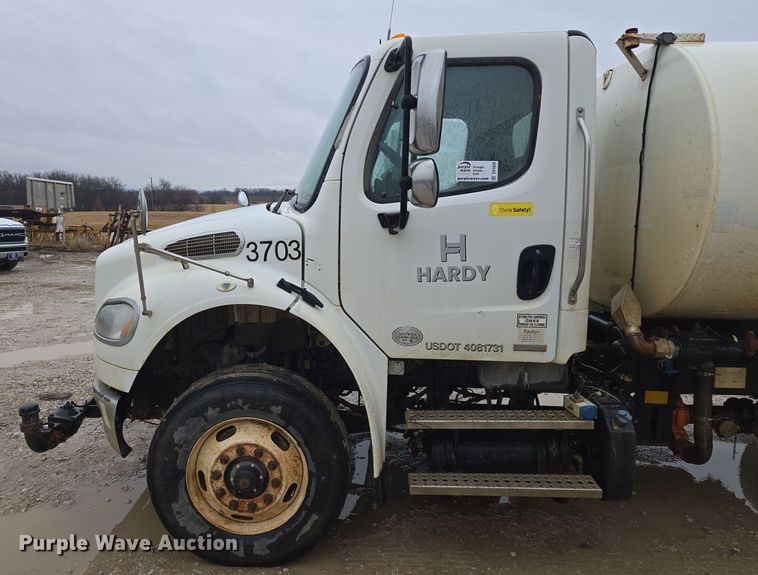 image for item DV1829 2011 Freightliner M2 water truck