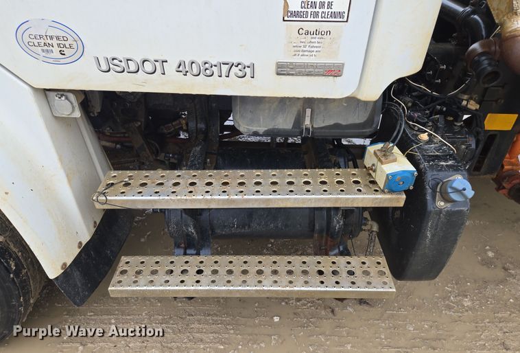 image for item DV1829 2011 Freightliner M2 water truck