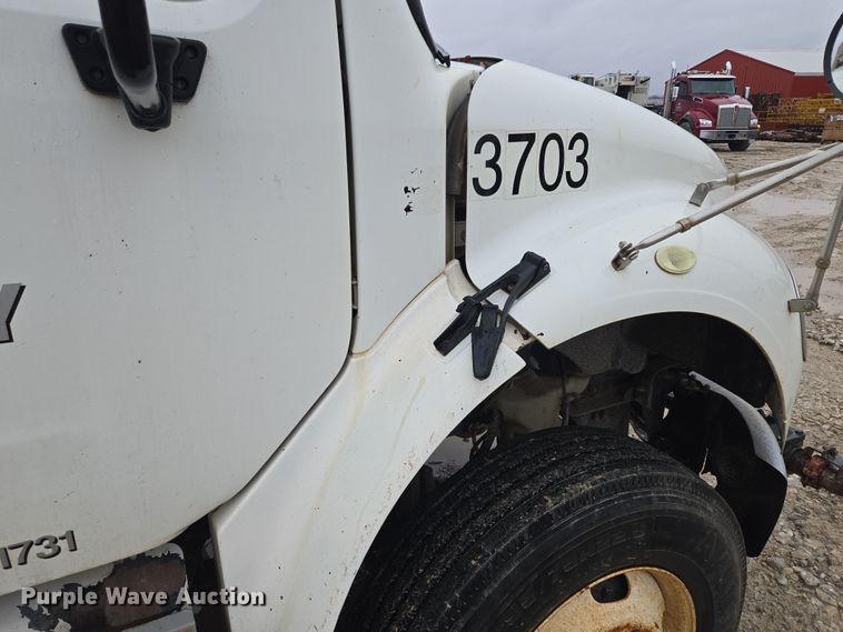 image for item DV1829 2011 Freightliner M2 water truck