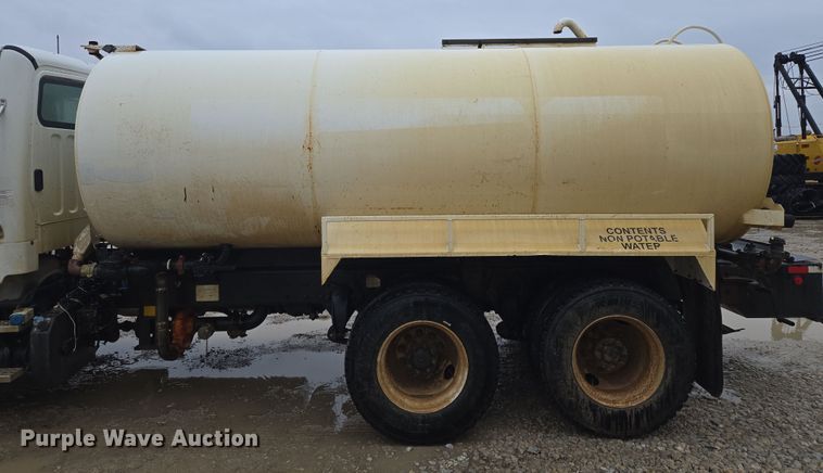 image for item DV1829 2011 Freightliner M2 water truck