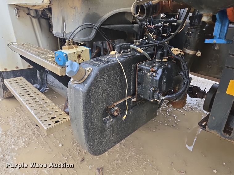 image for item DV1829 2011 Freightliner M2 water truck