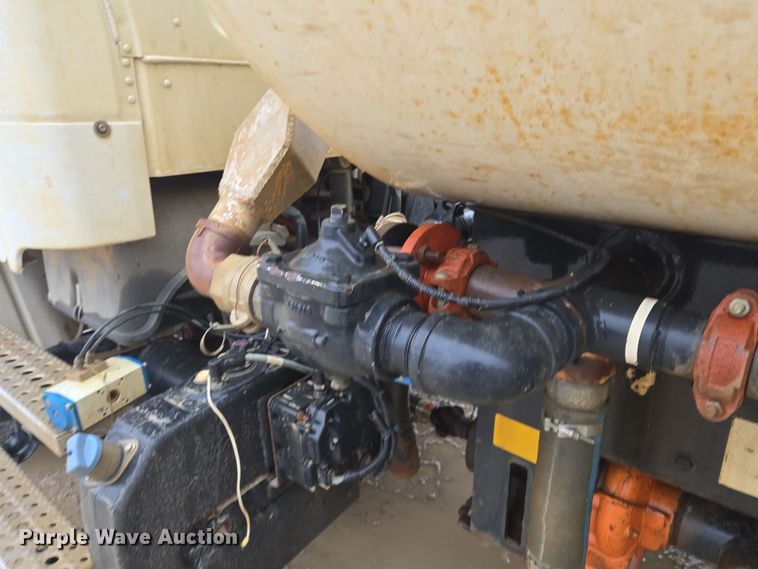 image for item DV1829 2011 Freightliner M2 water truck