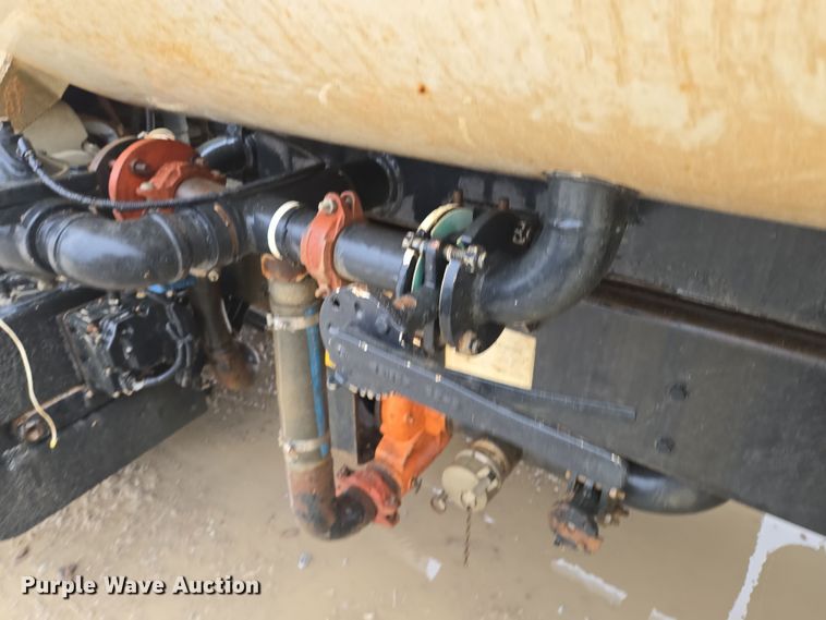 image for item DV1829 2011 Freightliner M2 water truck