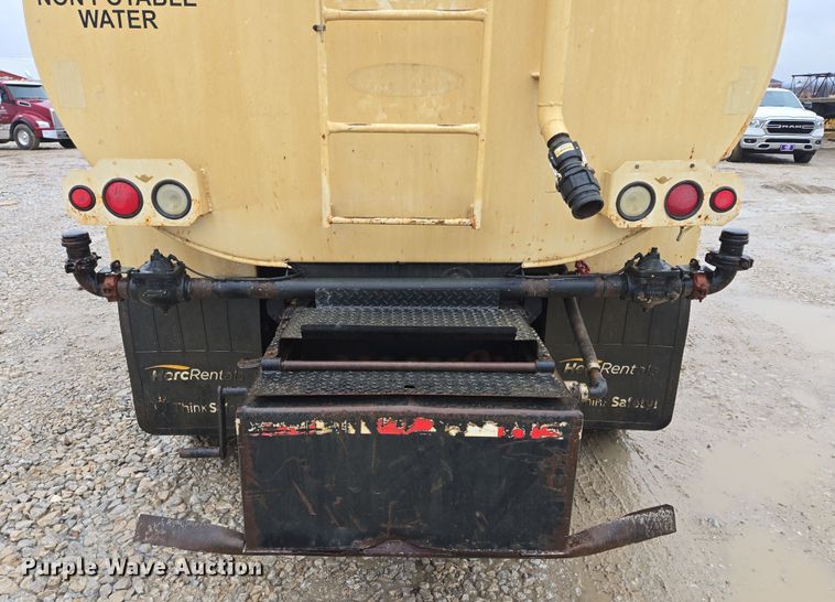 image for item DV1829 2011 Freightliner M2 water truck