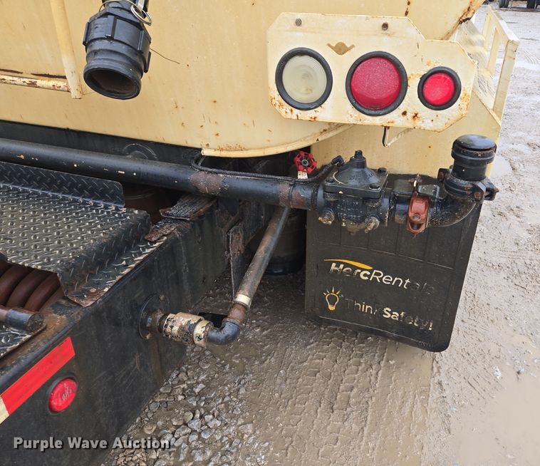 image for item DV1829 2011 Freightliner M2 water truck