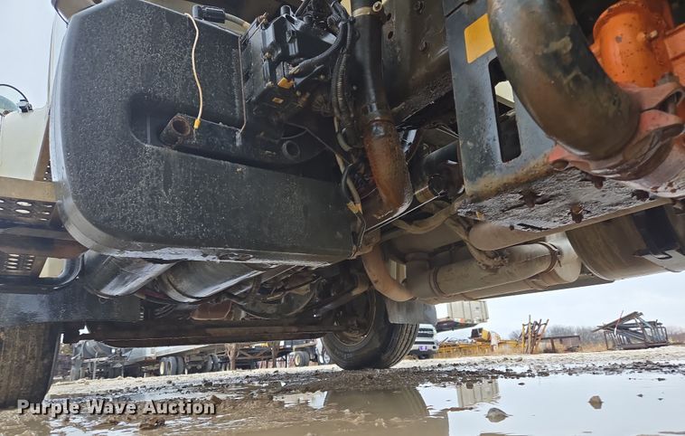 image for item DV1829 2011 Freightliner M2 water truck