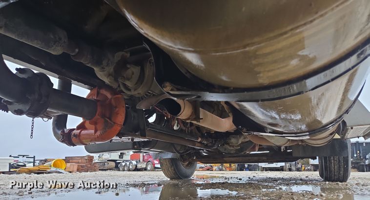 image for item DV1829 2011 Freightliner M2 water truck