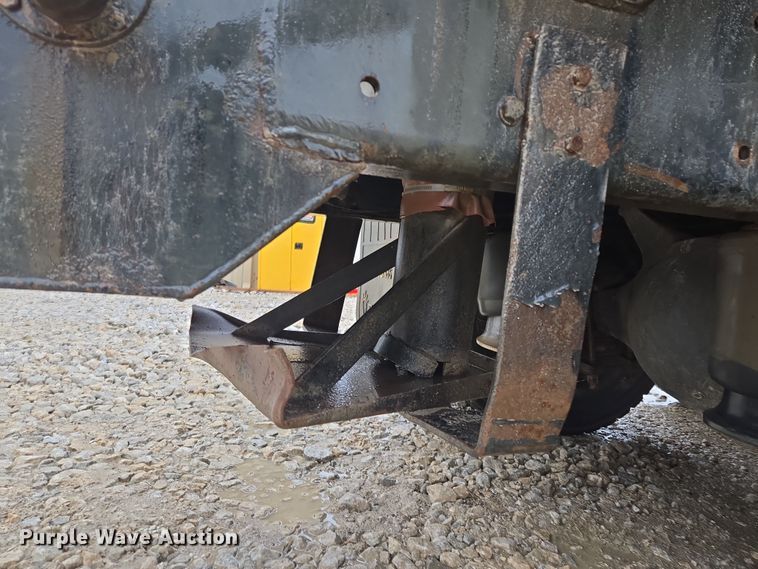 image for item DV1829 2011 Freightliner M2 water truck