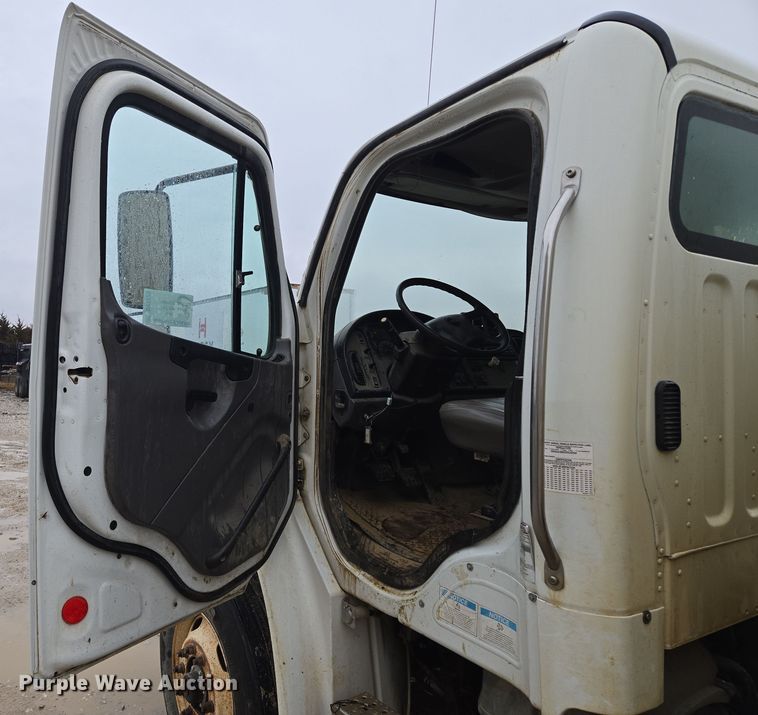 image for item DV1829 2011 Freightliner M2 water truck