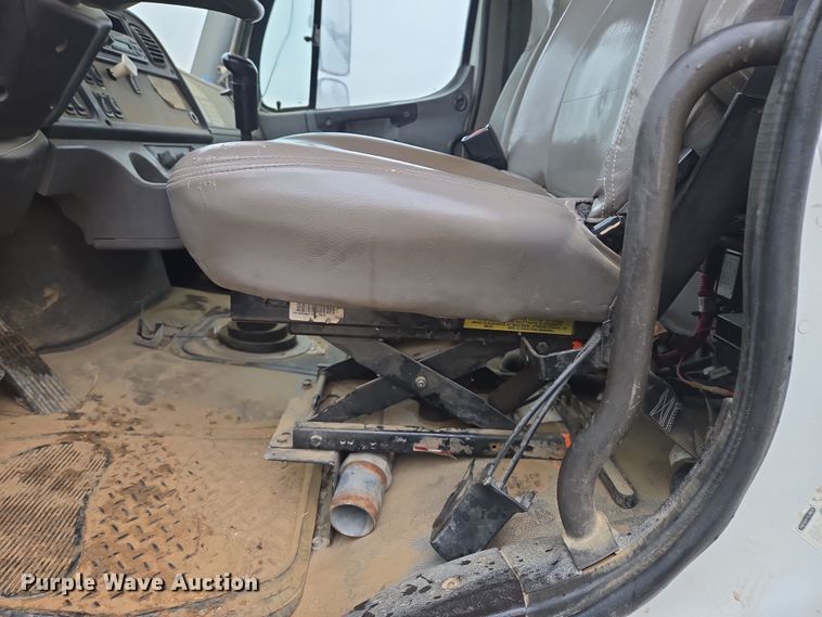 image for item DV1829 2011 Freightliner M2 water truck