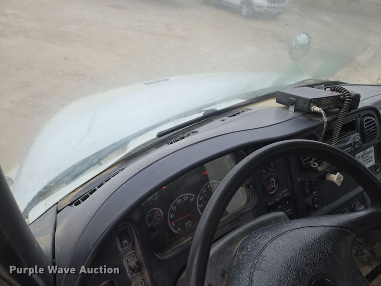 image for item DV1829 2011 Freightliner M2 water truck