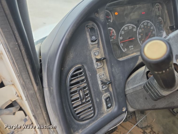 image for item DV1829 2011 Freightliner M2 water truck