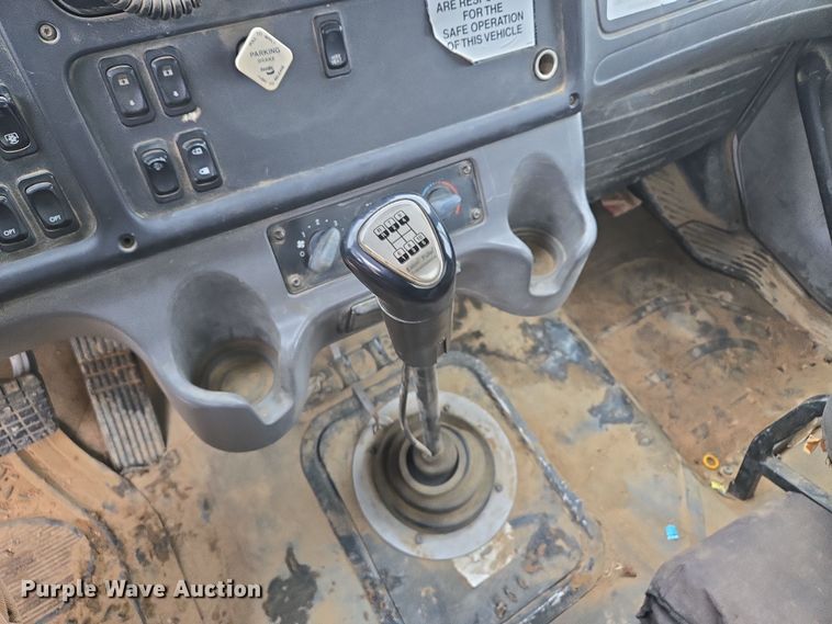 image for item DV1829 2011 Freightliner M2 water truck