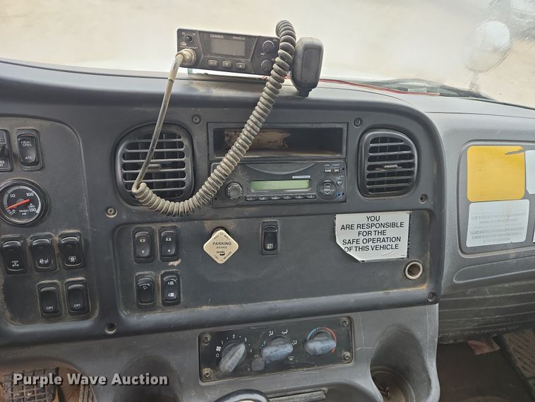 image for item DV1829 2011 Freightliner M2 water truck