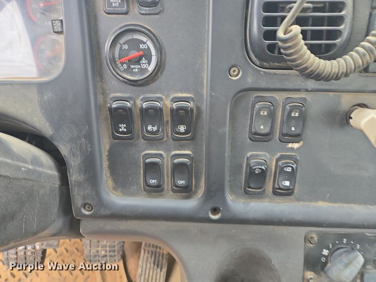 image for item DV1829 2011 Freightliner M2 water truck